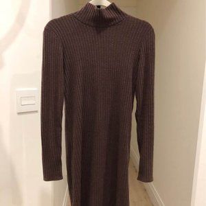 Aritzia Wilfred Mauve free knit turtle neck dress